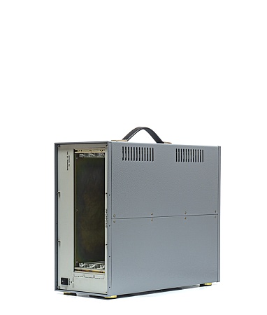 3-слотовое шасси VXI (800 Вт) 3-слотовое шасси VXI (800 Вт)